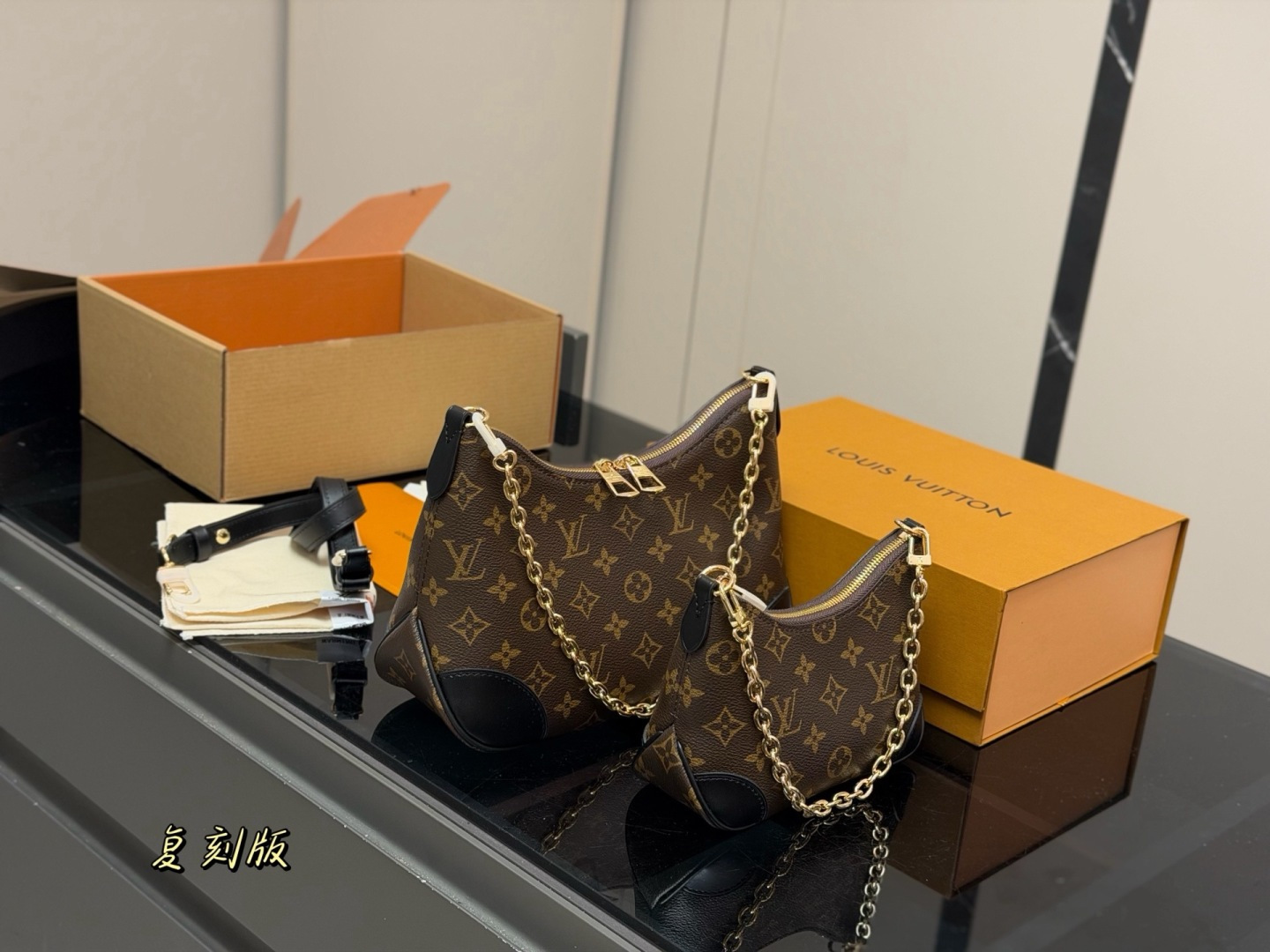 LV Monogram Handbag Crossbody Shoulder Bag Chain Decor 2